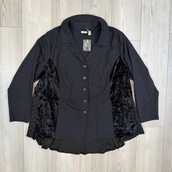 LOGO by Lori Goldstein Jackets & Blazers - NWT Logo by Lori Goldstein Callie Black Mixed Media Velvet Lace Top 3X DLGJ030
